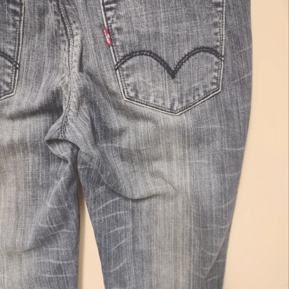 Levi's Blue Women's Dark Wash Straight Leg Denim Jeans Size 30W 32L - Picture 6 of 15